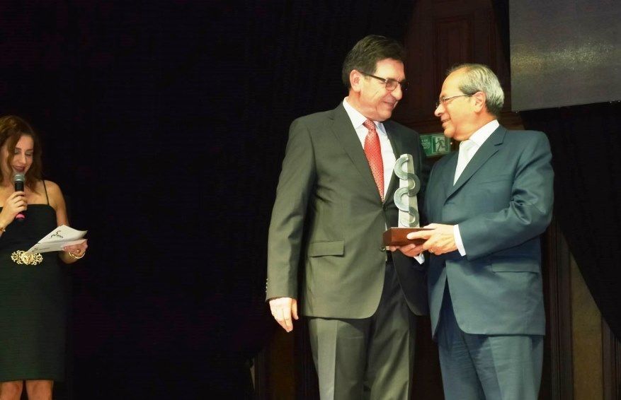 Doctor Patricio Silva gana el Premio Espíritu AMCA 2018