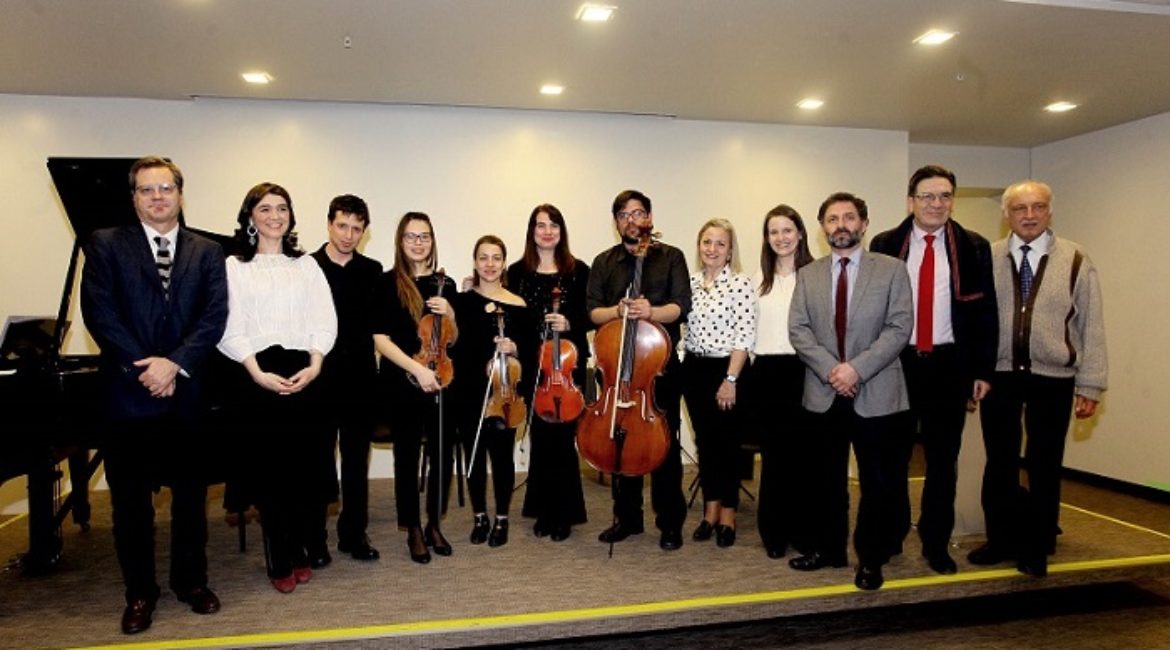 AMCA y Facultad de Medicina CAS-UDD organizaron encuentro musical con Paolo Bortolameolli