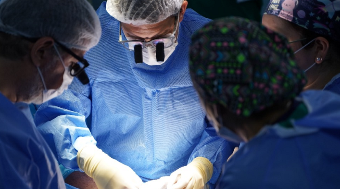 Socios AMCA operaron a 17 pacientes en Hospital base de Linares