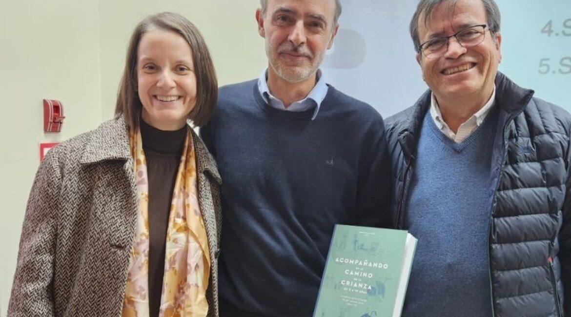En cesfam de La Granja se lanzó “Acompañando en el camino de la crianza, niños de 0 a 10 años”